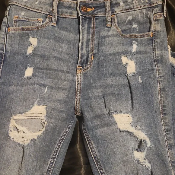 Hollister Jeans - Picture 15 of 15